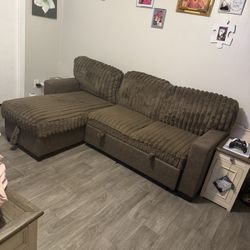 Couch/pull Out Bed 