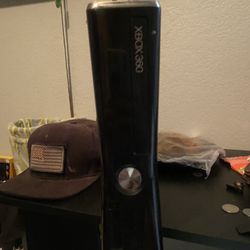 Xbox 360 With 4 Controllers And 14 Games