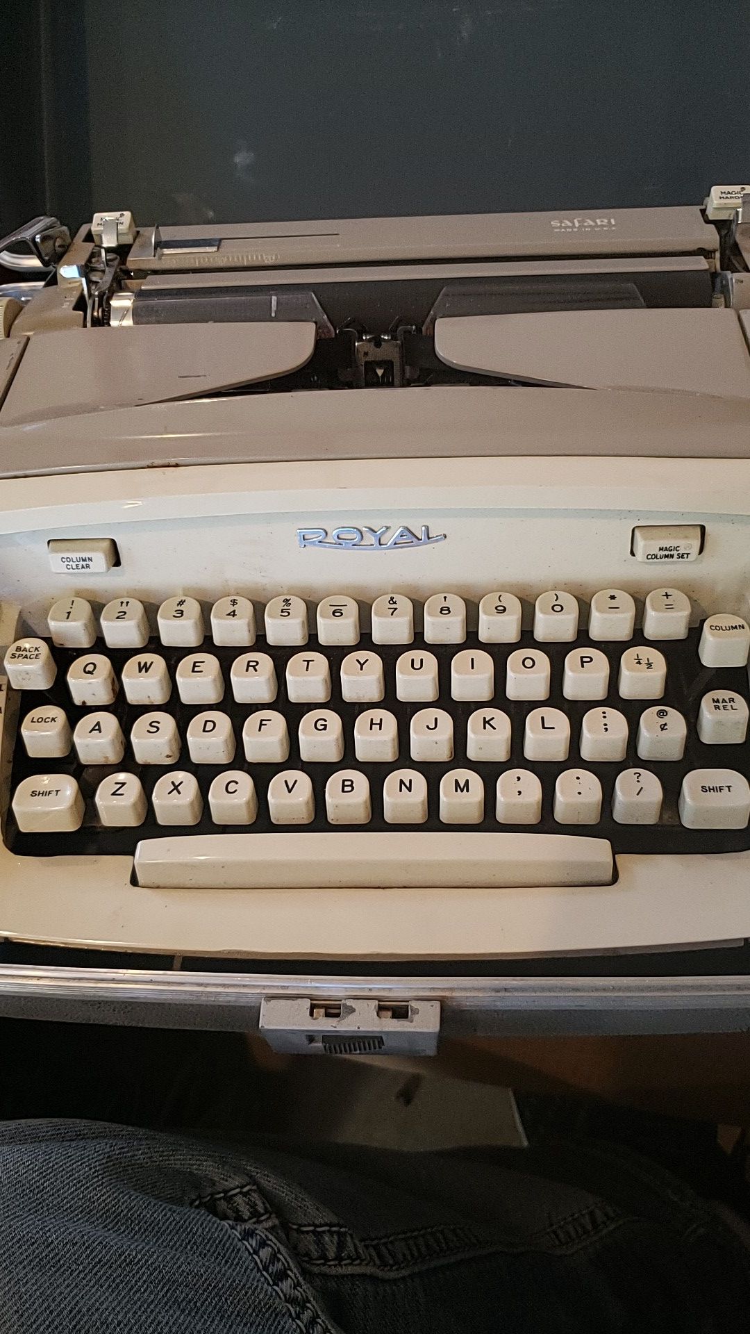 Typewriter Royal Safari