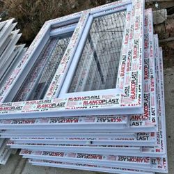New Impact windows and Doors/Nuevas puertas y Ventanas de impactos