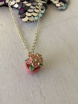 (NEW) Flower Shape on Pot Gold Necklace