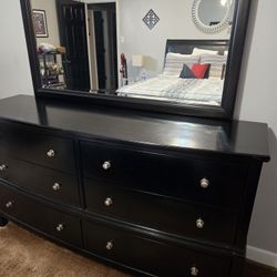Queen Bedroom Set