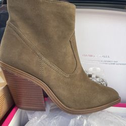 New Vince Camuto Boots Size 8