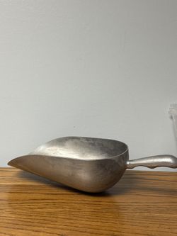 METAL ICE SCOOP (85oz)