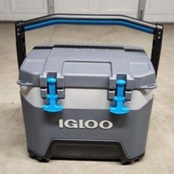 IGLOO BMX Cooler 25QT 37 Cans 5 Days Ice.