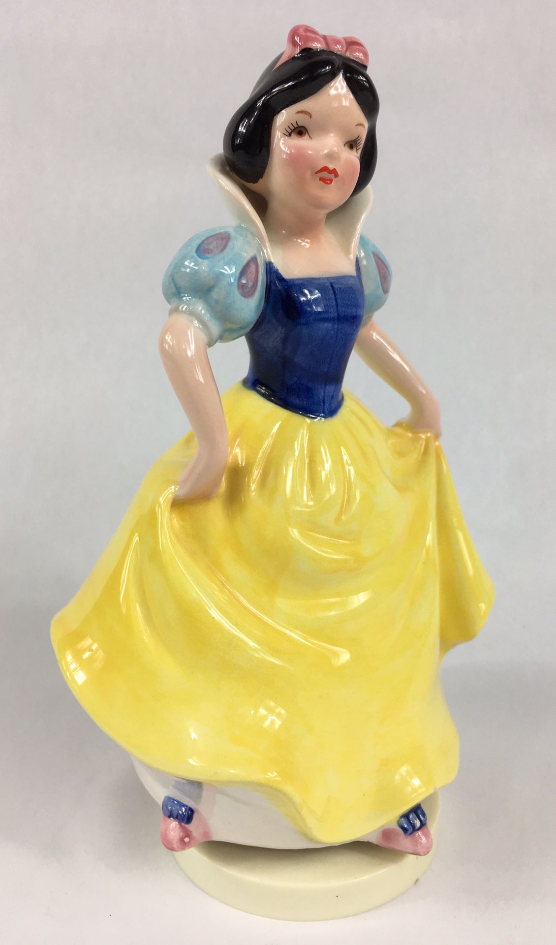 Vintage Disney Porcelain Snow White Rotating Musical Figurine - EUC!