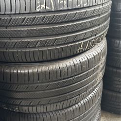 Set Of Tires (4) 215-55-17 Michelin