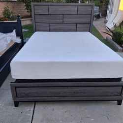 Vendo Cama Queen De Madera Con Colchones 