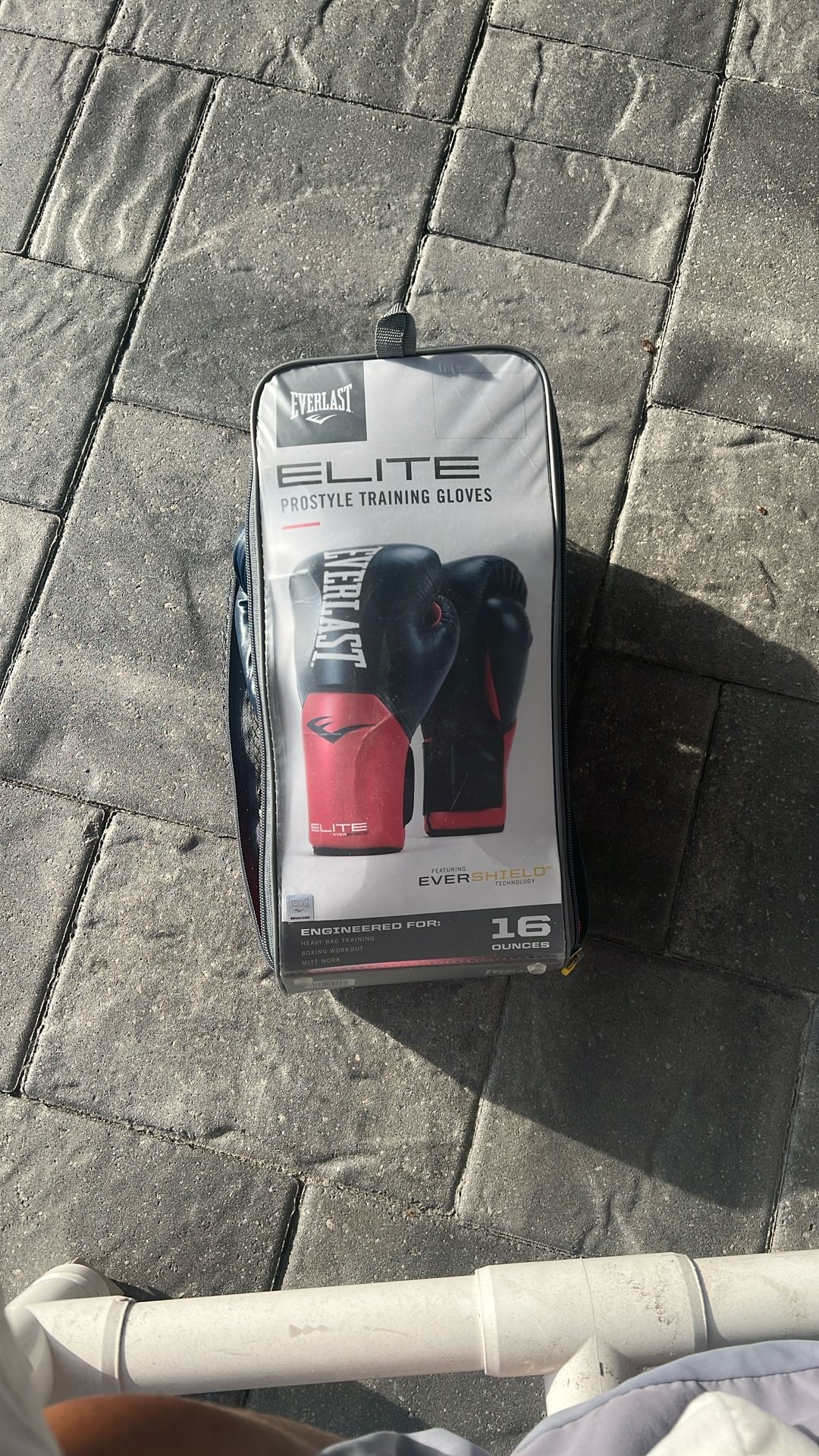 Boxing Gloves 16 Ounces