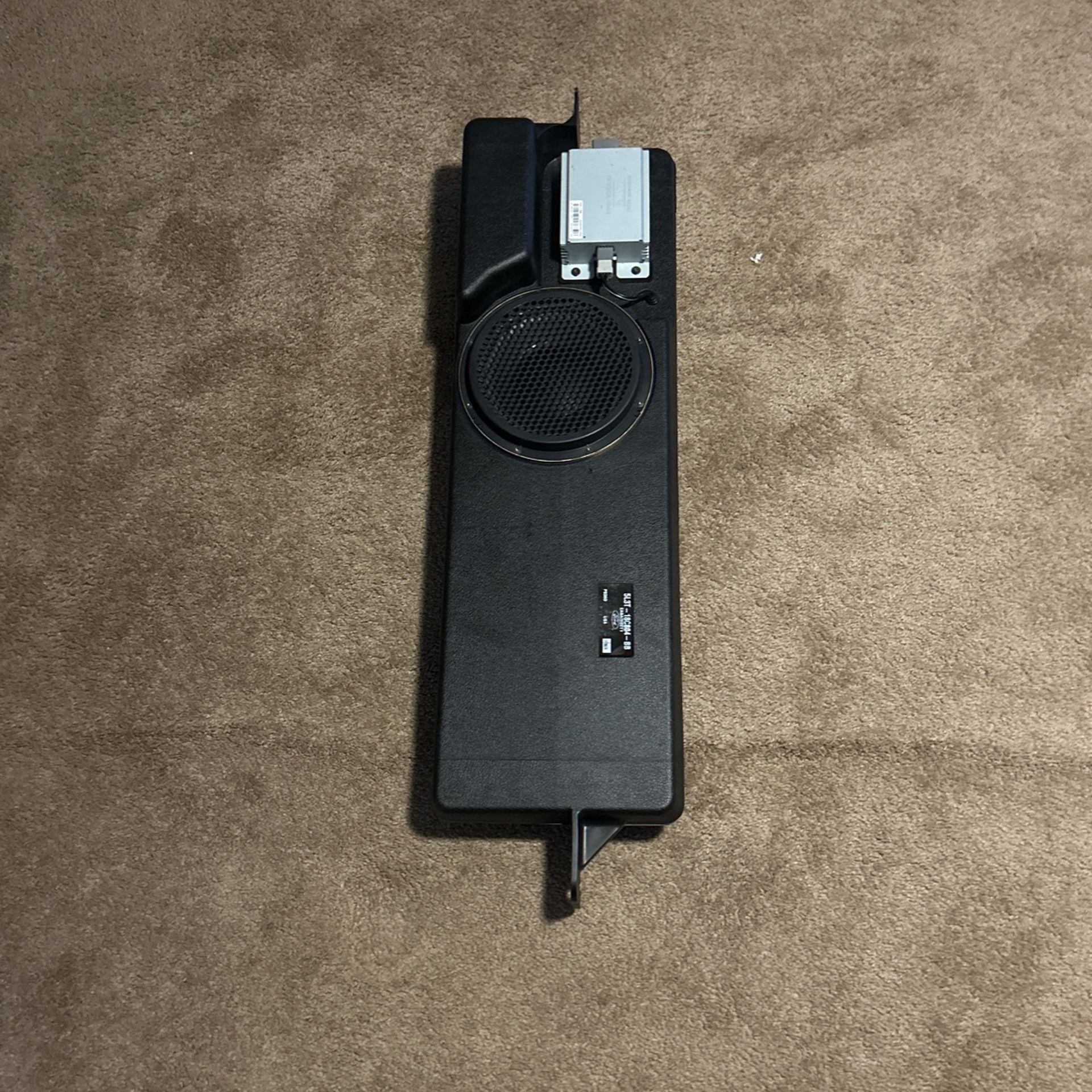2005 Ford F150 Subwoofer Speaker Box & Amp