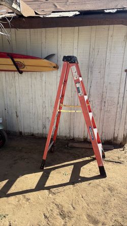 6 ft Werner A-Frame Fiberglass Ladder