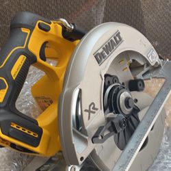 DEWALT 20-Volt MAX Lithium-Ion Cordless Brushless 7-1/4 in. Circular Saw with Brake (Tool-Only)