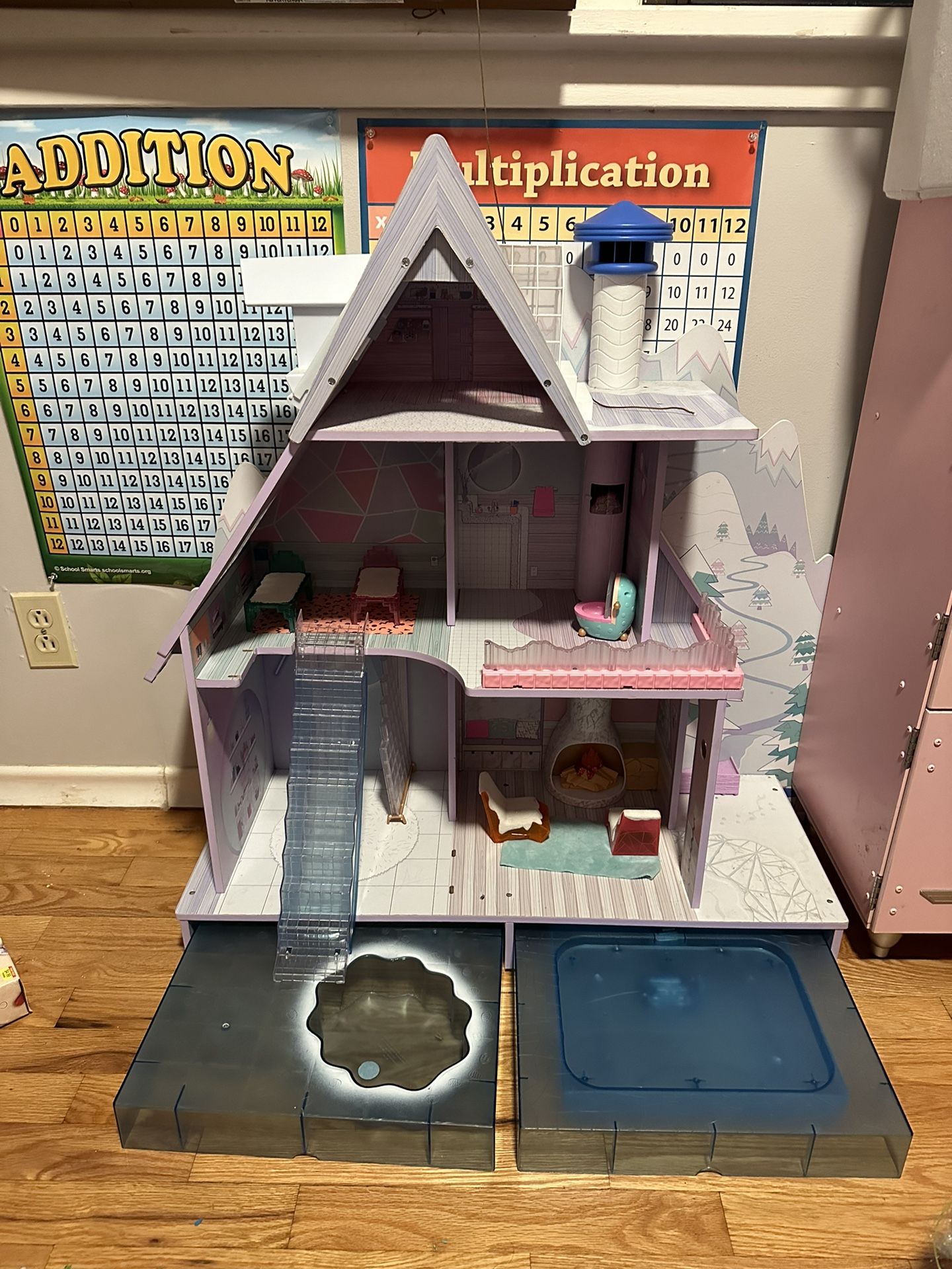 L.O.L Doll House + 45 Dolls