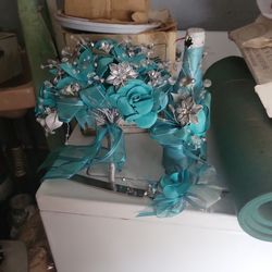 Decoration To Use Cut Cake To Celebrate 