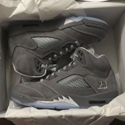 Air Jordan 5 Wolf Grey Size 4.5y / 5y / 7y / 8.5 / 10 / 12