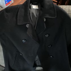 Large Woman’s Old Navy Peacoat Black