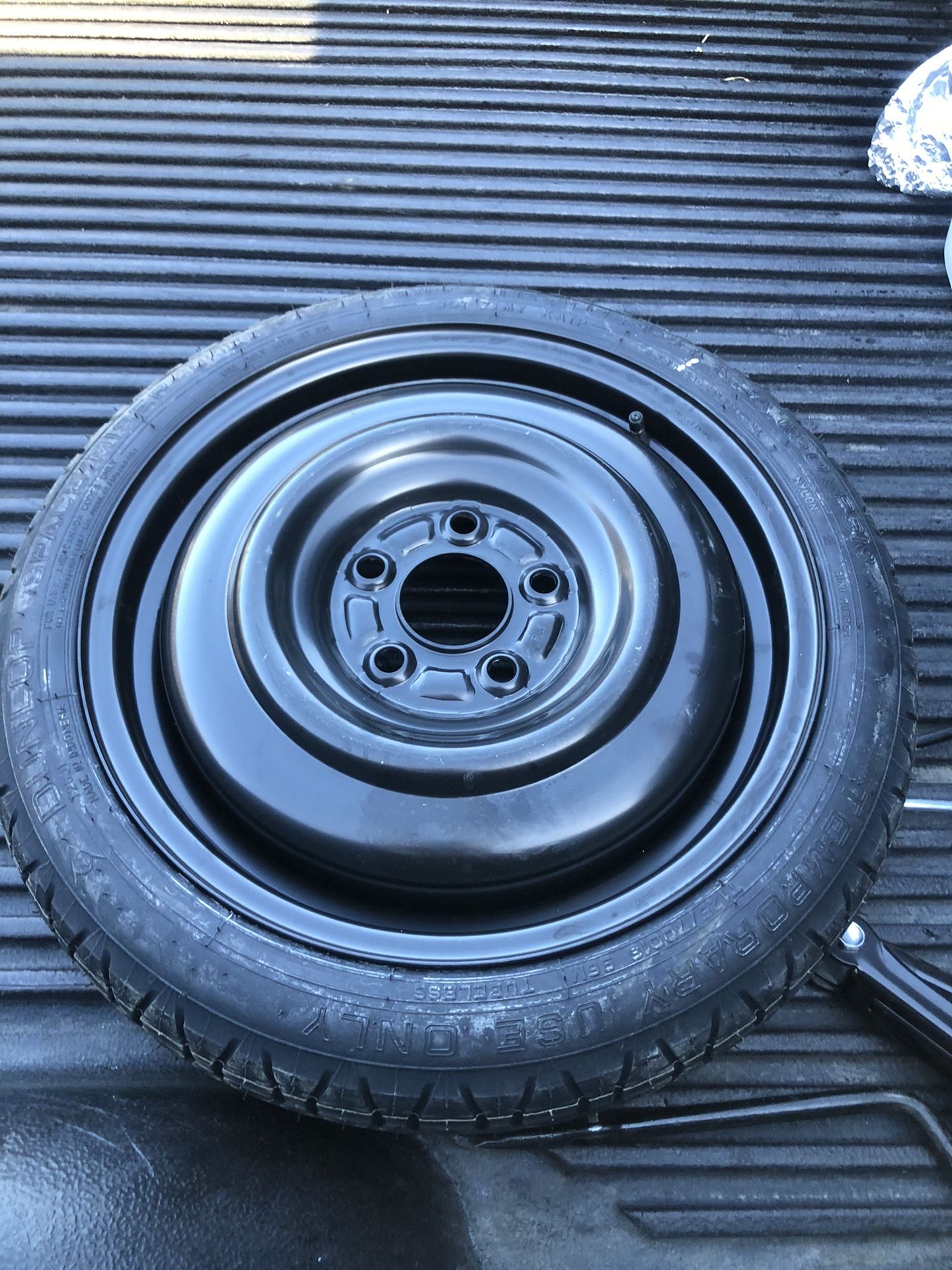 Kia Soul spare tire and wheel donut type