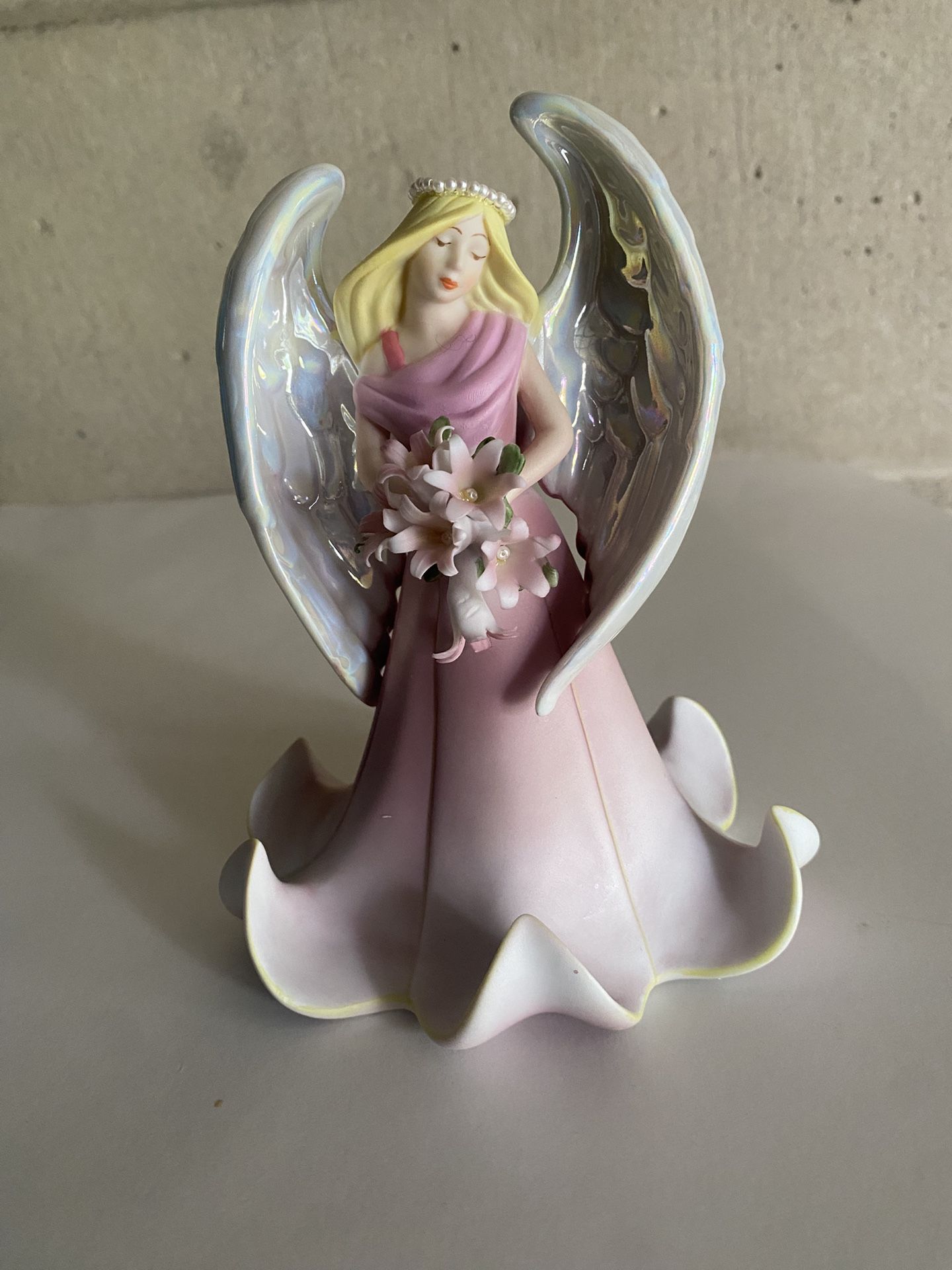 Avon Angel Statue Figurine