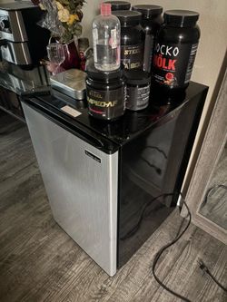 Magic chef mini fridge