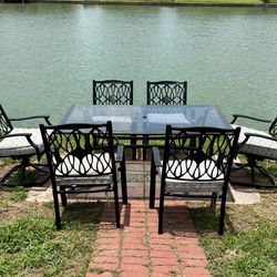 Patio Furniture Patio Table And 6 Chairs With Cushions All metal aluminum "Hampton Bay"