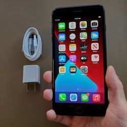 iPhone 7 Plus - UNLOCKED - Like New 