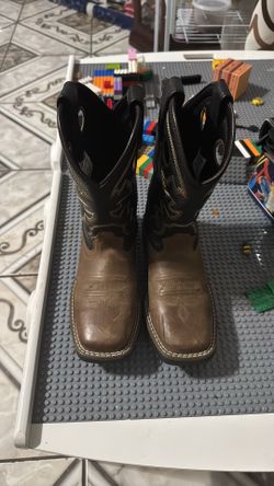 Boys boots