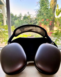 AirPod maxs 1st gen