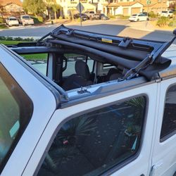 BESTOP (PREMIUM TWILL) Sunrider | 18-25 JEEP Wrangler & Gladiator