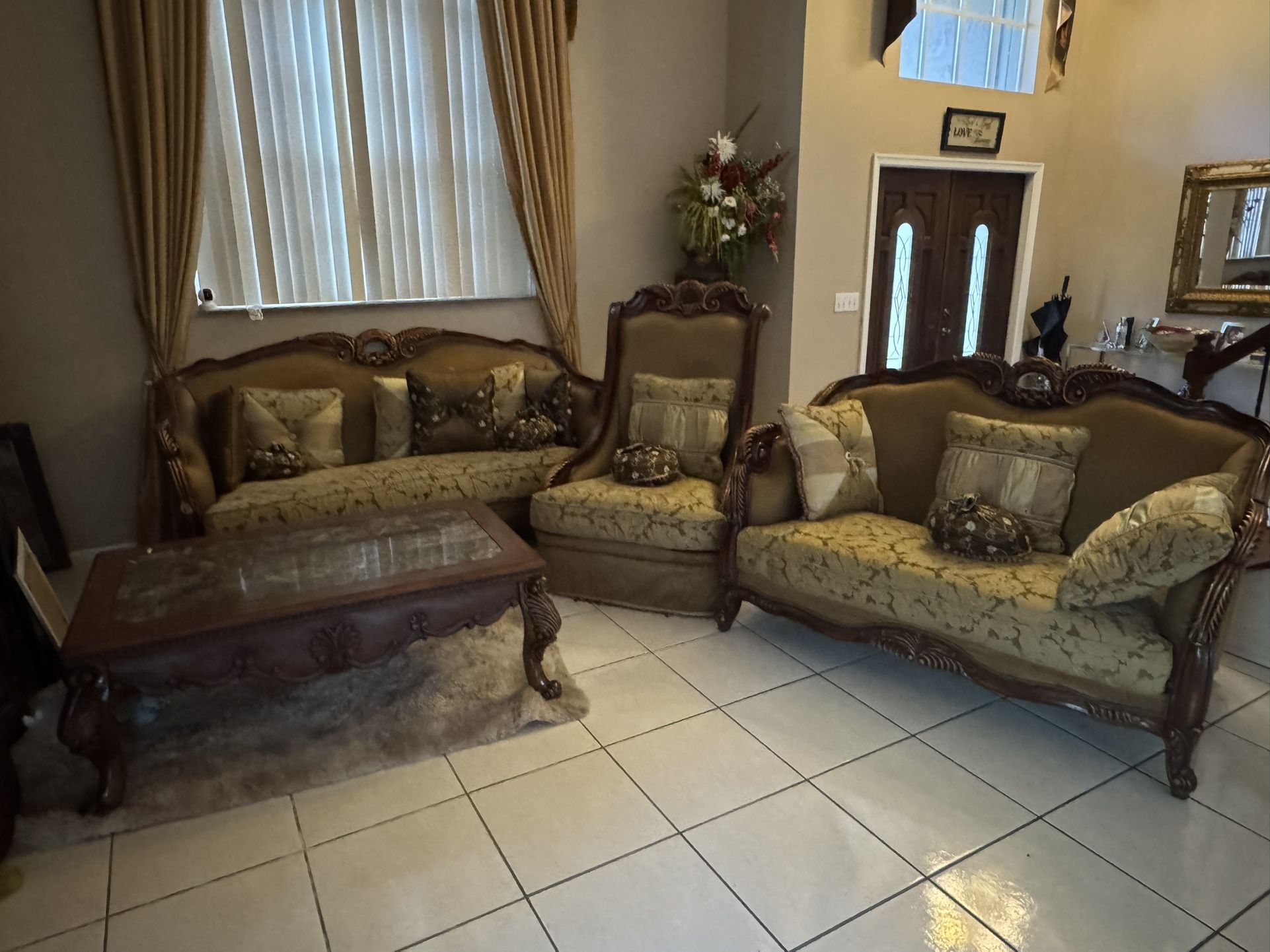 Living Room Set W/ Coffee Table