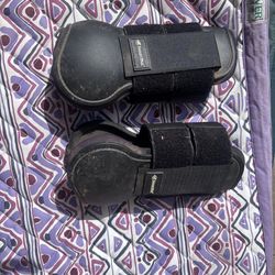 Front boots for horse