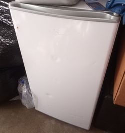 $1 Kenmore mini fridge