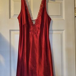LA SENZA RED NIGHTGOWN SIZE MED