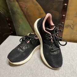 Saucony Hurricane 23 Black Pink Athletic Gym Daily Road Running Shoe Womens 9.5