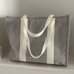 NEW, never used Gorgeous Canvas Tote 👜 (no longer available in stores)!