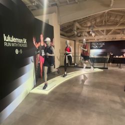 Lululemon 5k Pasadena run $70