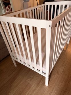 Brqnd New Baby Crib plus mattress