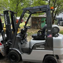 Forklift