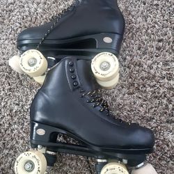 Professional Quad Roller Skates Original Golden Horse Double Row Wheel Cowhide Leather Plastic Steel
Small stuff marks 
Size 9 
