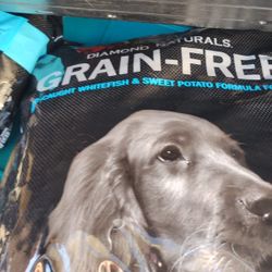 Brand New Never Used Grain free-Diamond Natural 28lbs 