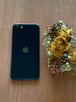 iPhone SE 3rd ( Unlocked) 64gb Black color