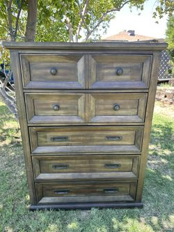 Dresser