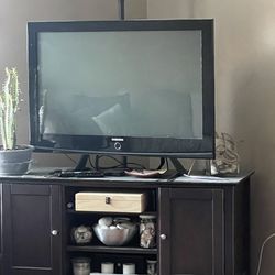 42” Samsung TV - with Stand and Brackets