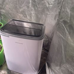 Frigidaire Air Conditioner 13000 BTU