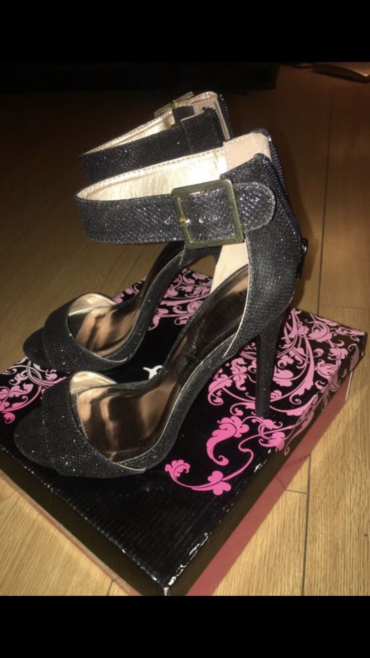 Qupid Black Heels Size 8.5