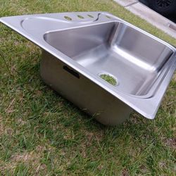 Stainless Steel Kitchen Sink (33")