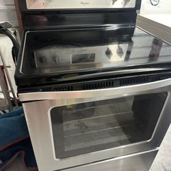 Whirlpool Stainless Steel Stove Oven / Delivery