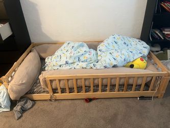 Toddler bed frame