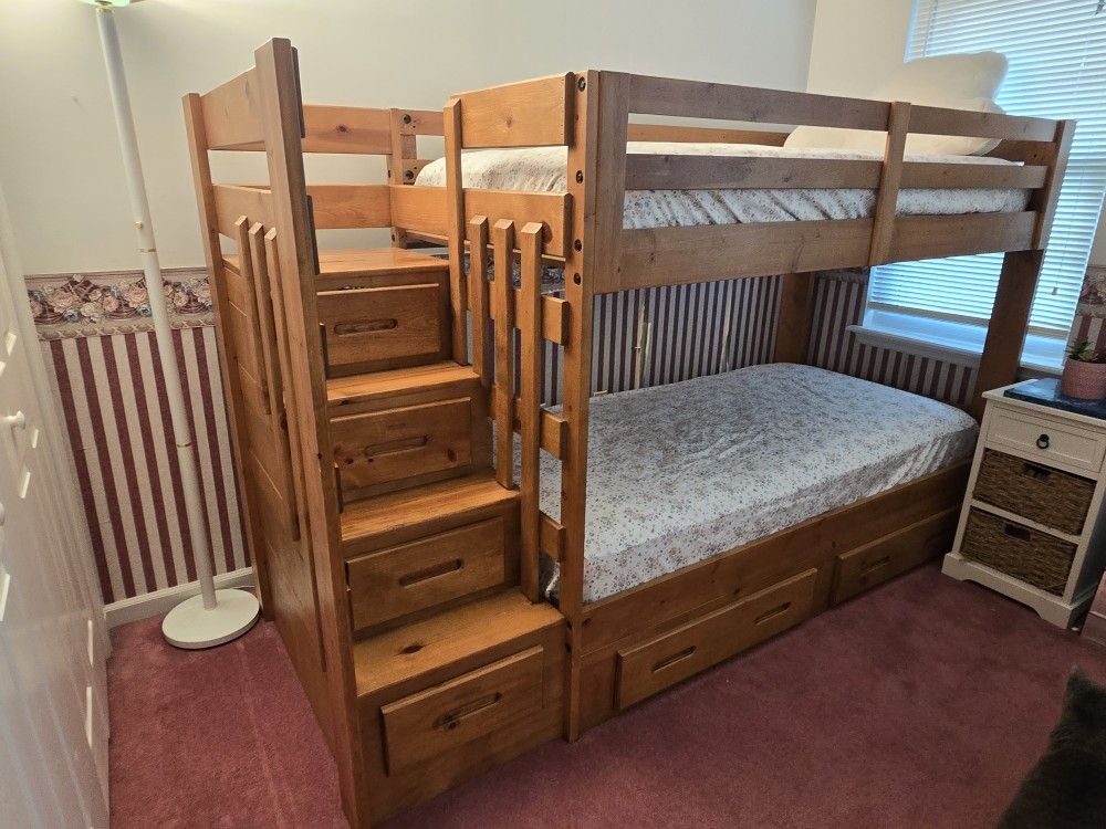 Ray & Flan Bunk Bed With Stairs