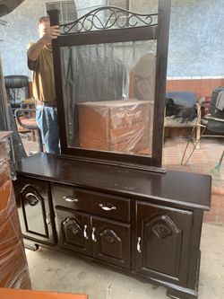 Dresser