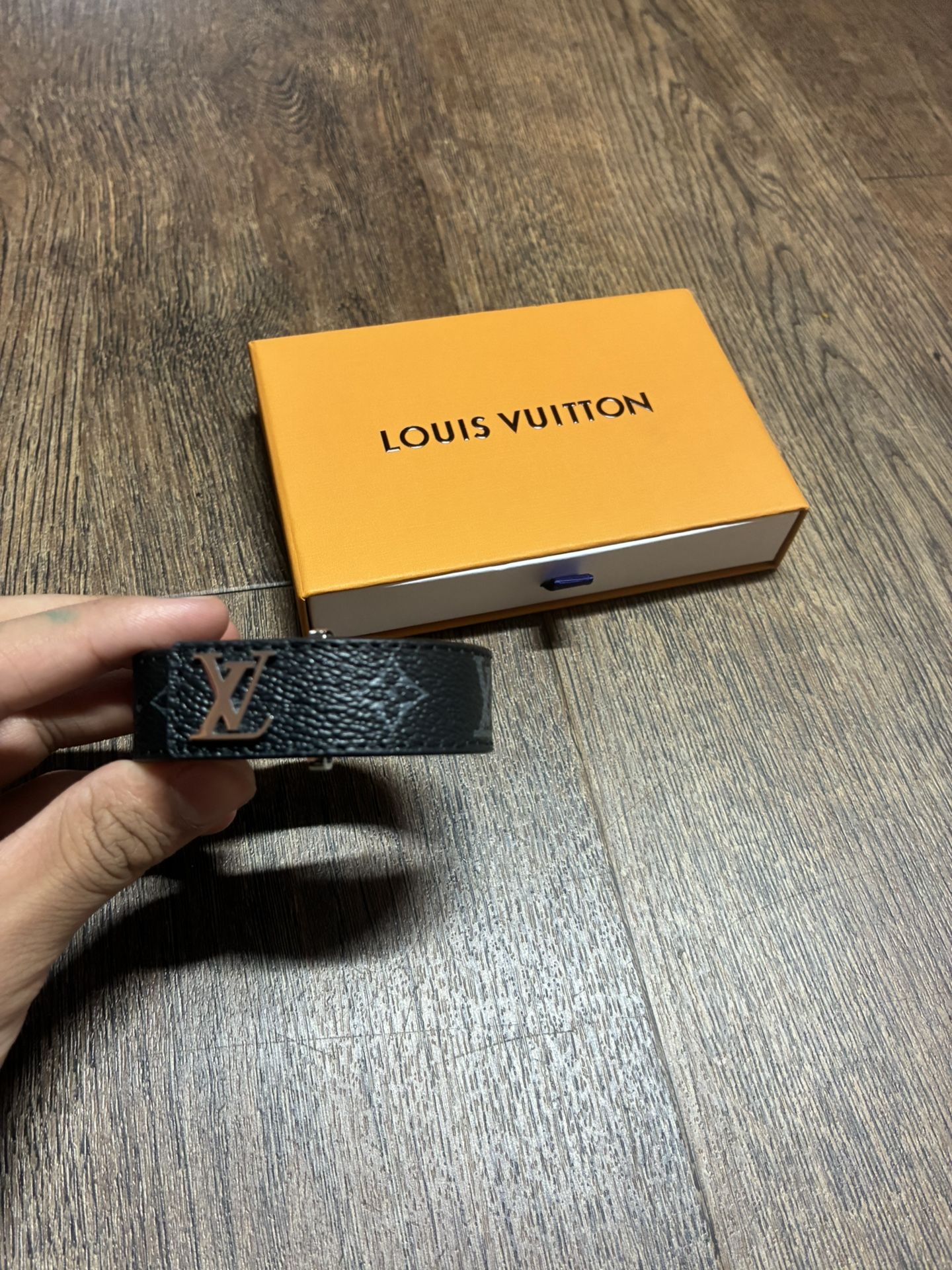 LV BRACELET
